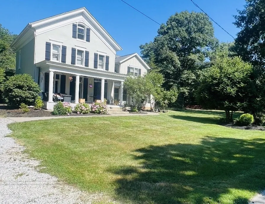 Reliable garden landscaping with custom design across Akron, OH - Tonios Magic Hands