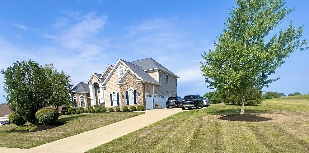 Top-rated lawn care service for year-round maintenance in Akron, OH by Tonios Magic Hands