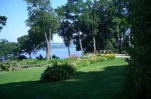 Professional garden landscaping in Roslyn, NY - Tony Di Stefano Landscaping