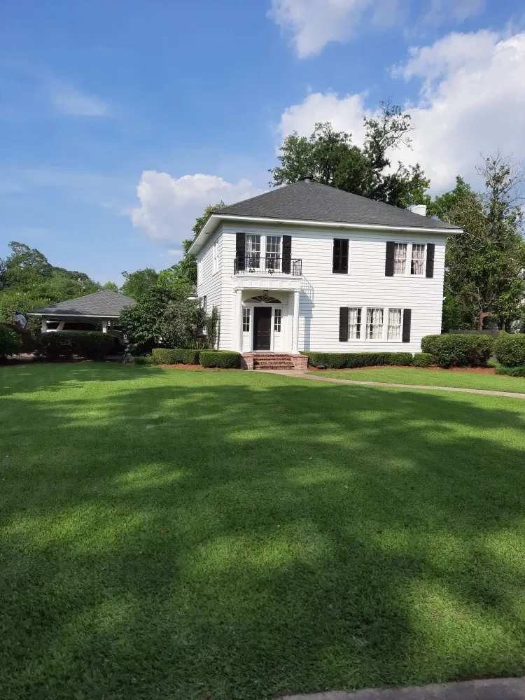 Custom garden landscaping experts serving West Monroe, LA - Tony Gregory