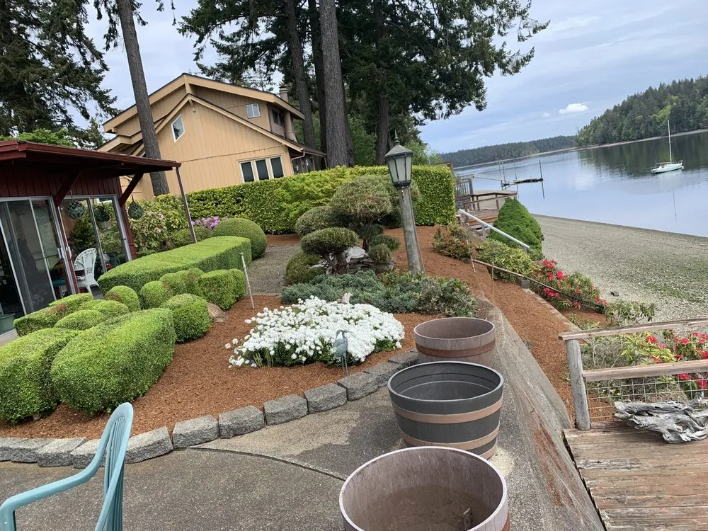 Professional lawn care service with custom design in Shelton, WA by Tony's Landscape