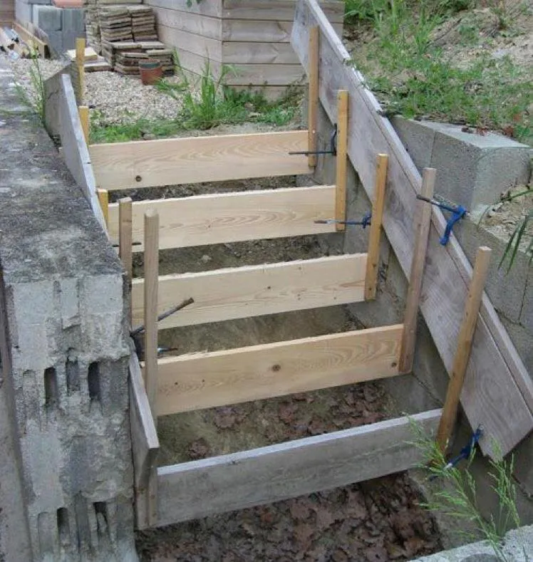 Expert landscaping services experts serving Riverside, CA - Tony’s Landscaping and Tree Trimming Service’s