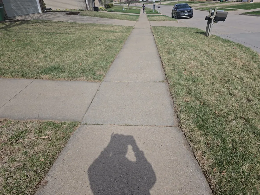 Custom lawn care service in Des Moines, IA - Tonys Lawn Care