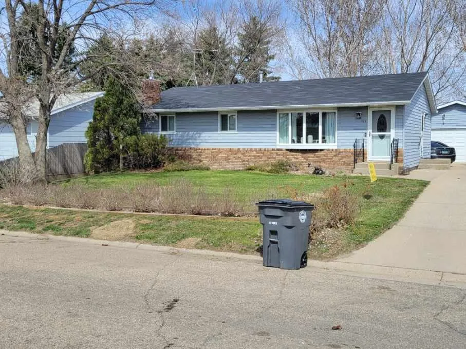 Top-rated lawn mowing service for residential properties in Minot, ND by Tony's Lawn Service