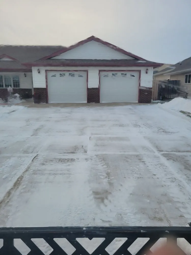 Affordable lawn mowing service with custom design across Minot, ND - Tony's Lawn Service