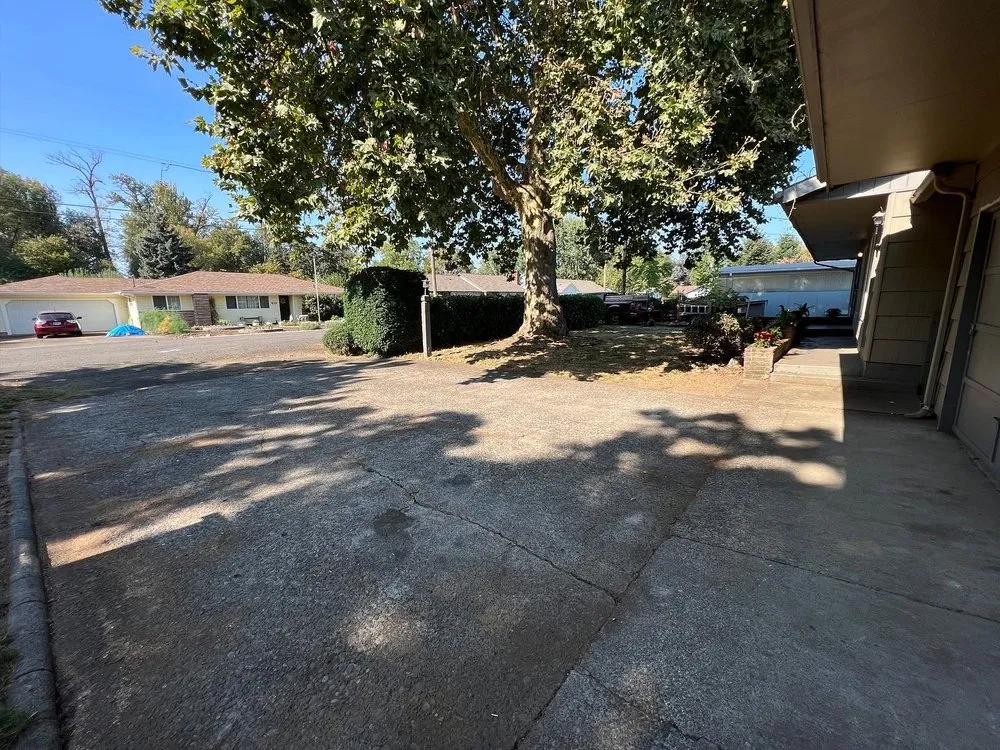 Trusted lawn mowing service in Springfield, OR - Tonys Maintenance