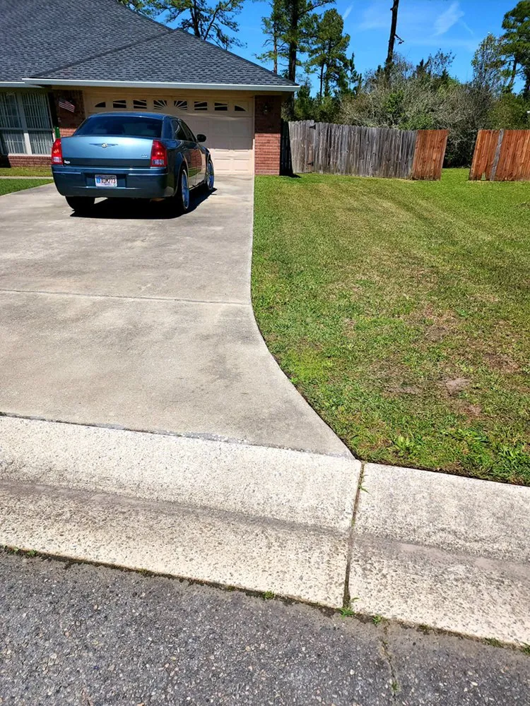 Local yard cleanup service for homes in Allenhurst, GA by TooEasy Cuts