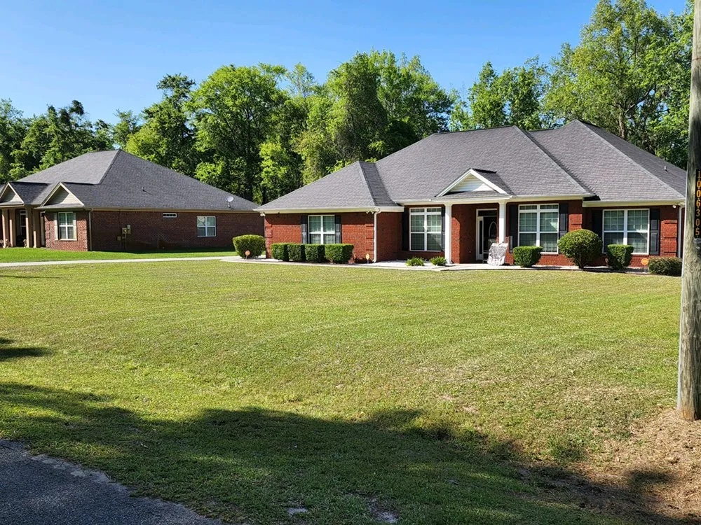 Professional yard maintenance in Allenhurst, GA by TooEasy Cuts