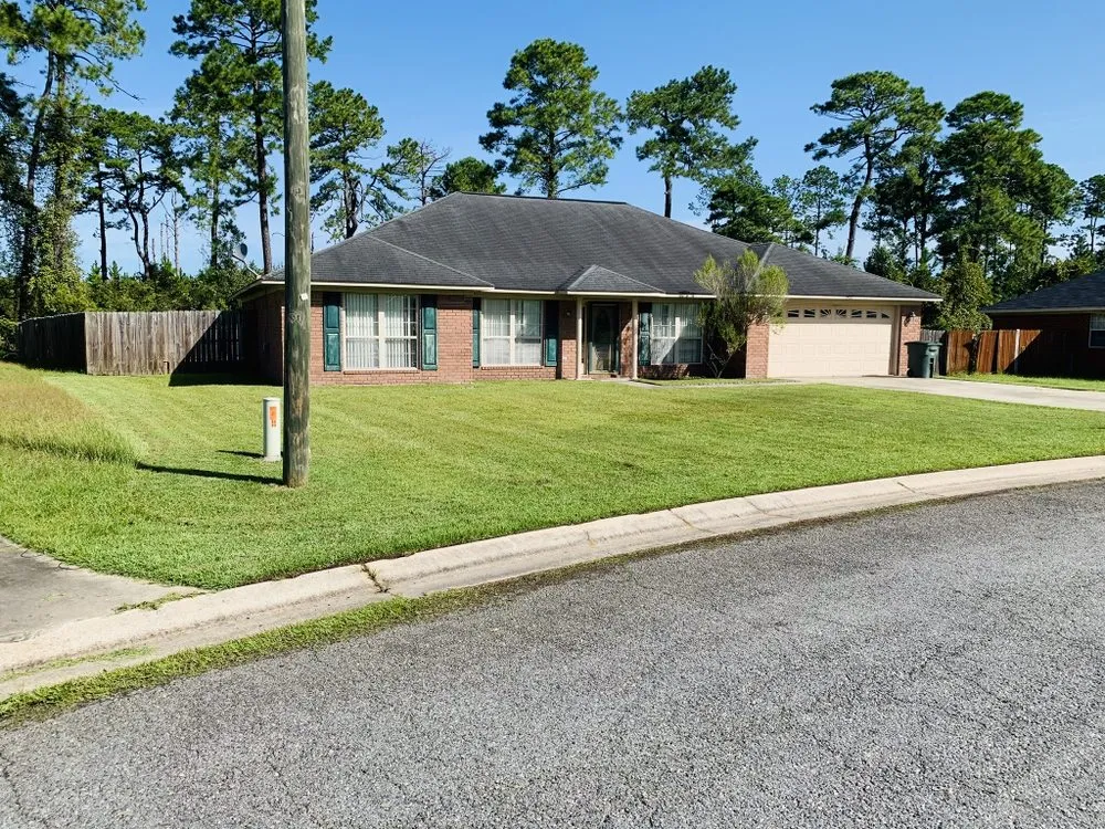 Expert landscaping services for homes in Allenhurst, GA by TooEasy Cuts