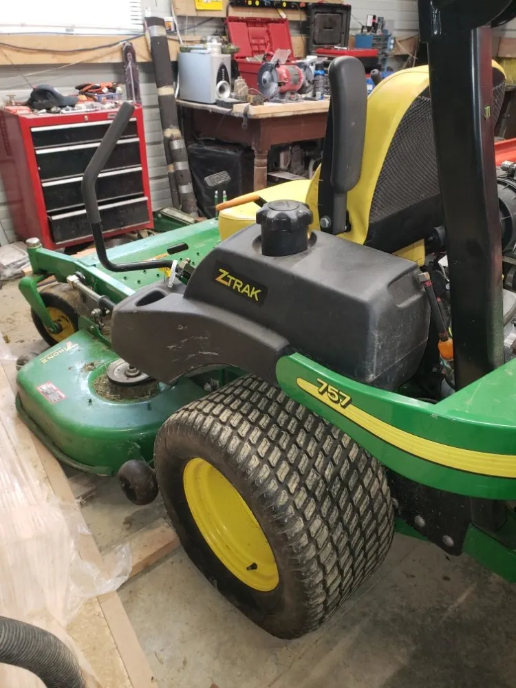 Trusted yard maintenance in Junction City, OH - Top cut lawn mowing