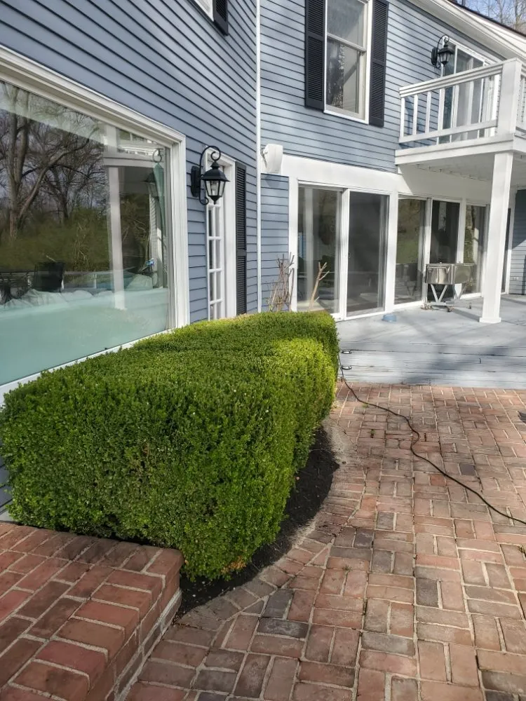 Expert yard maintenance experts serving Hillsboro, OH - Top Cut Lawncare and Landscaping