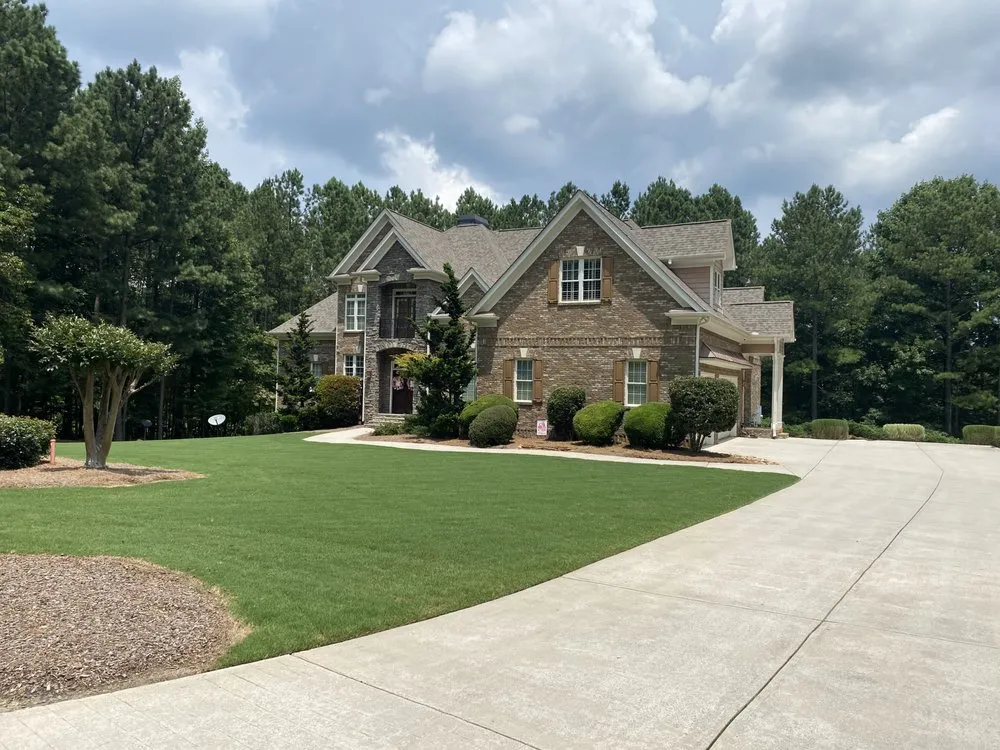 Top-rated lawn mowing service in Temple, GA by Top Cut Properties