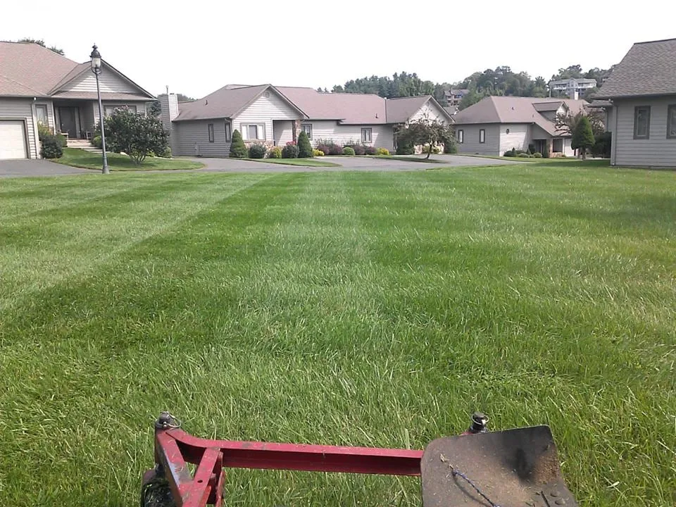 Professional landscaping services experts serving West Jefferson, NC - Top Dawg Landscape Inc