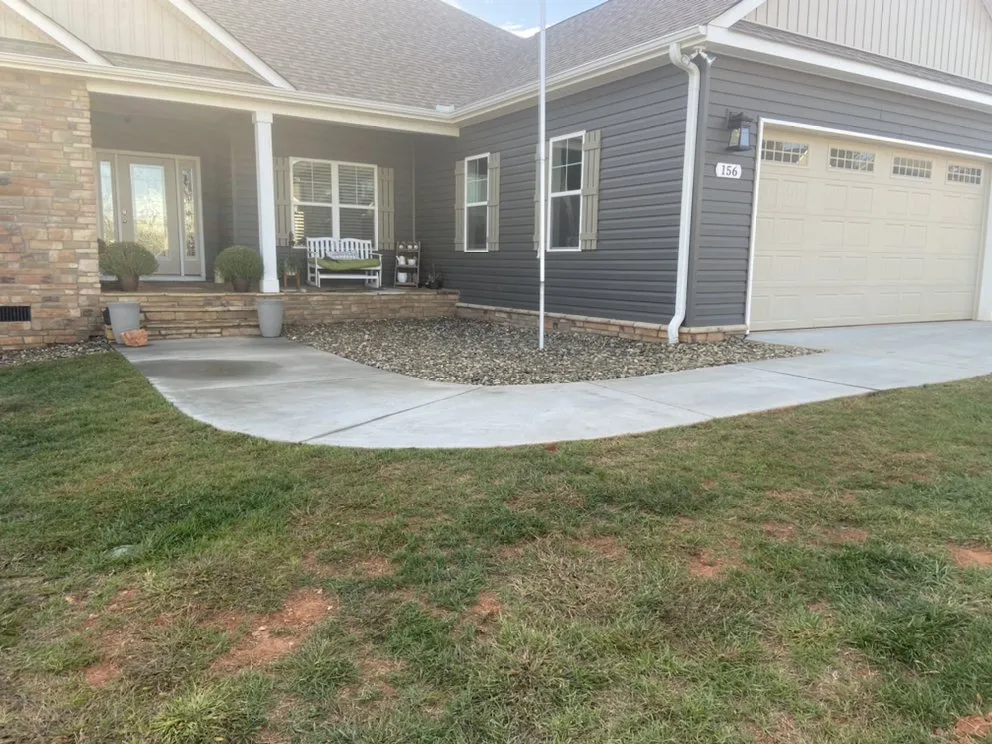 Trusted lawn care service in Statesville, NC - Top Dog Lawncare