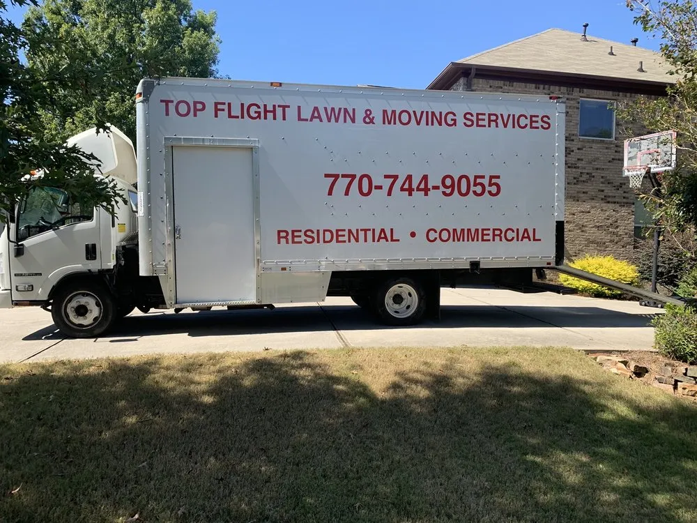 Local residential landscaping experts serving Union City, GA - Top Flight Lawn & Moving Services