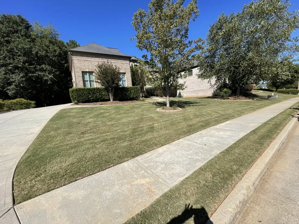 Professional lawn mowing service in Lawrenceville, GA - Top Garden Landscaping Services