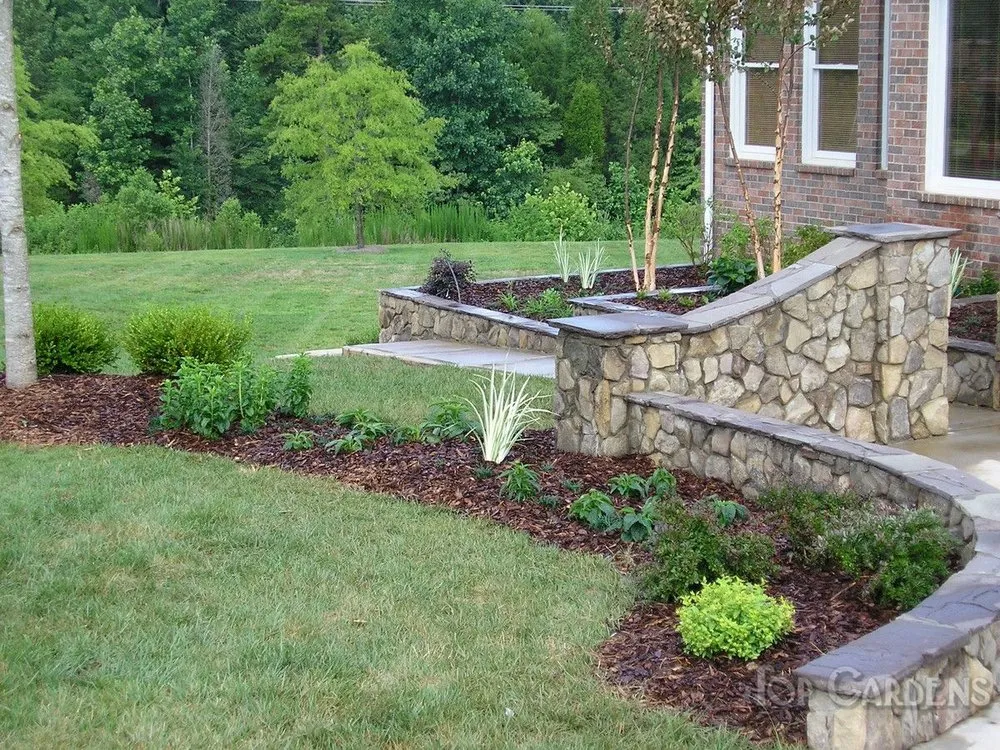 Trusted yard cleanup service experts serving Charlotte, NC - Top Gardens
