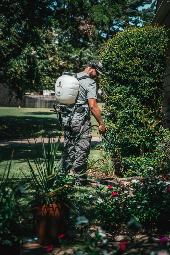 Affordable residential landscaping experts serving Waxahachie, TX - Top Grass Lawn Solutions