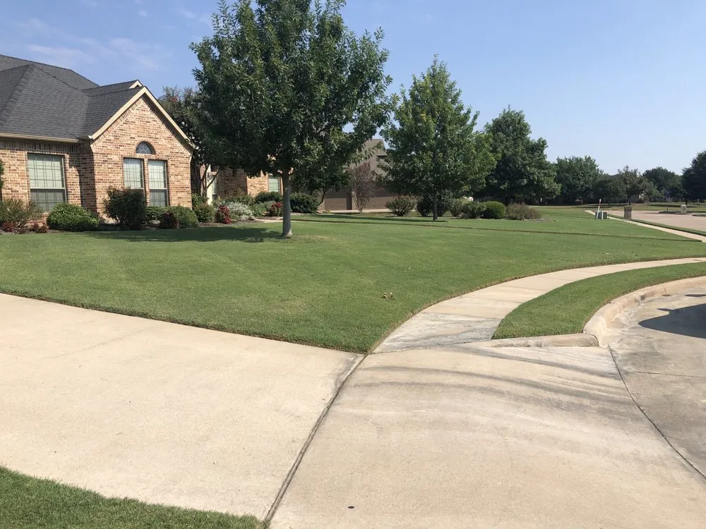 Top-rated garden landscaping in Waxahachie, TX - Top Grass Lawn Solutions