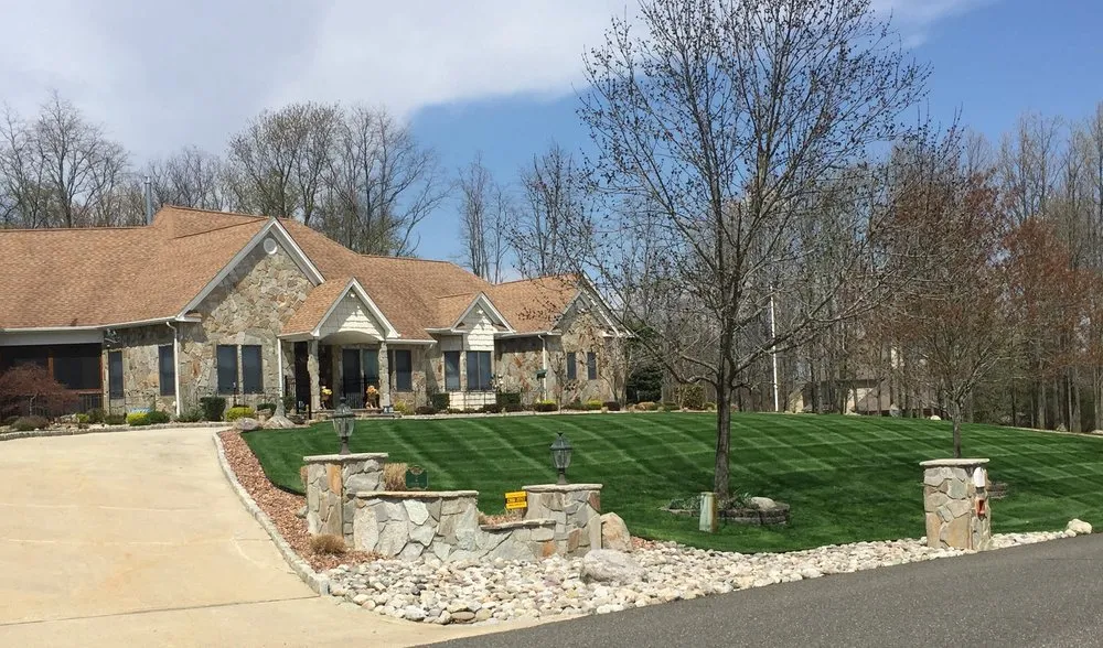 Reliable yard cleanup service in Matawan, NJ - Top Green Landscaping