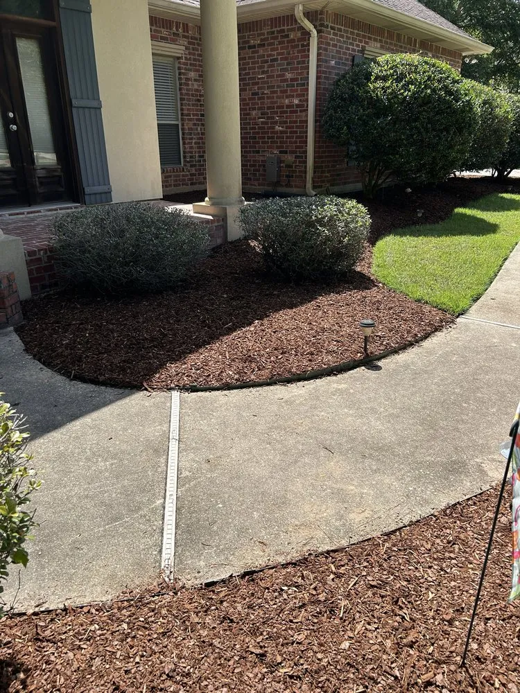 Reliable lawn care service experts serving Madisonville, LA - Top Green Maintenance