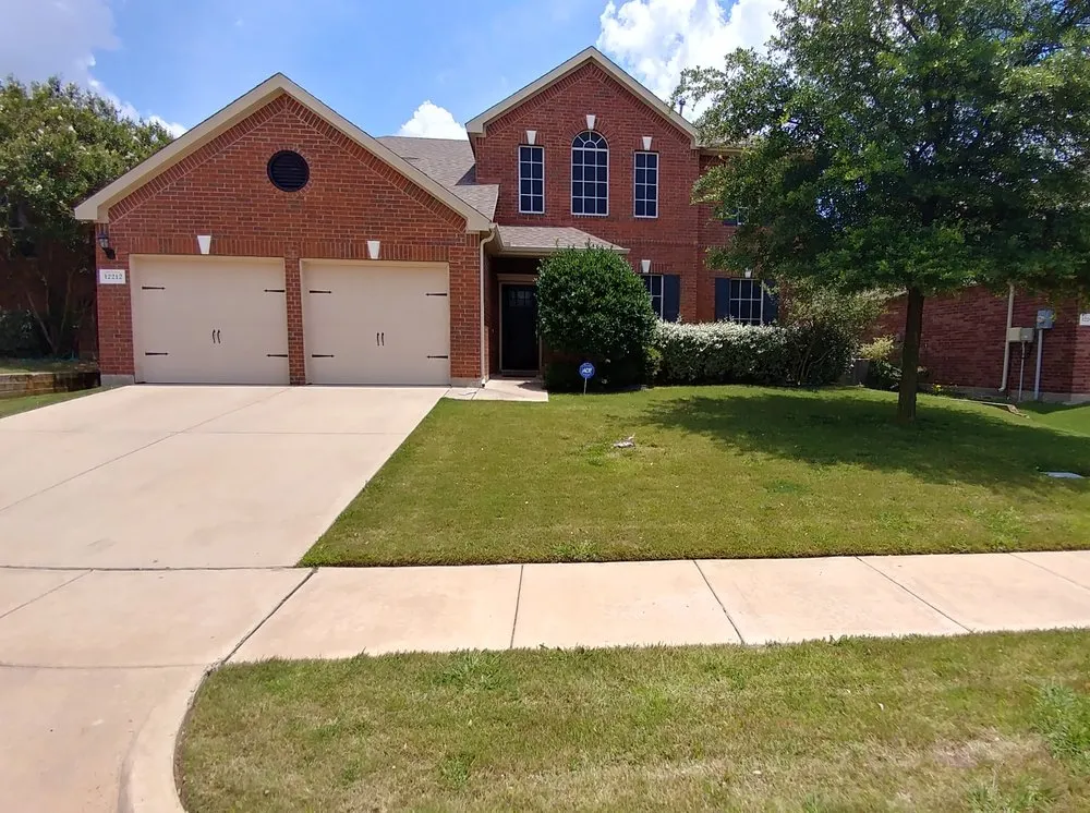 Trusted garden landscaping near you across Keller, TX - Top Mowing