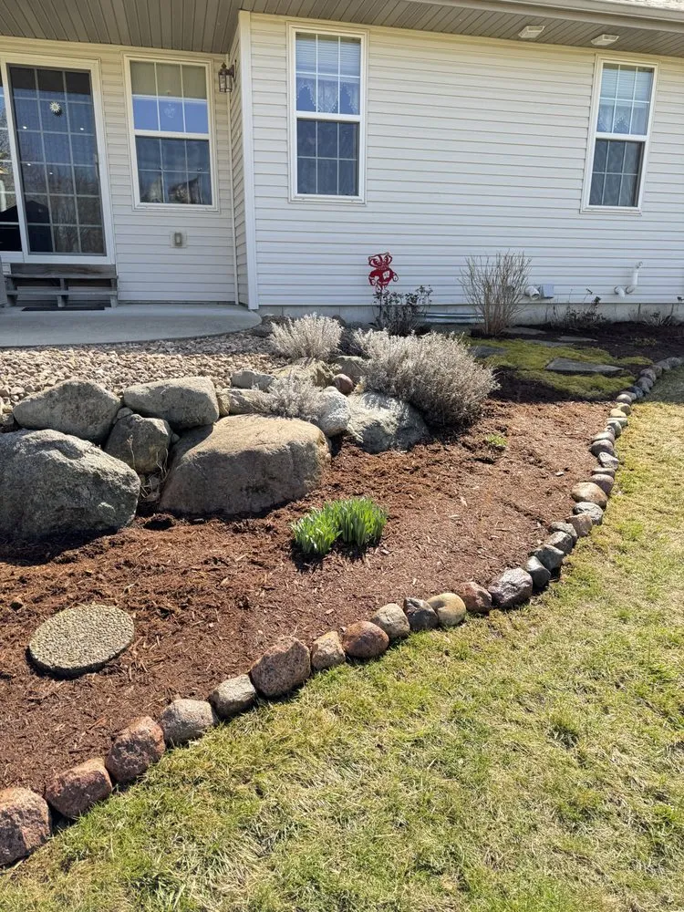 Custom outdoor landscaping experts serving Sun Prairie, WI - Top Notch Cleaning & Landscaping