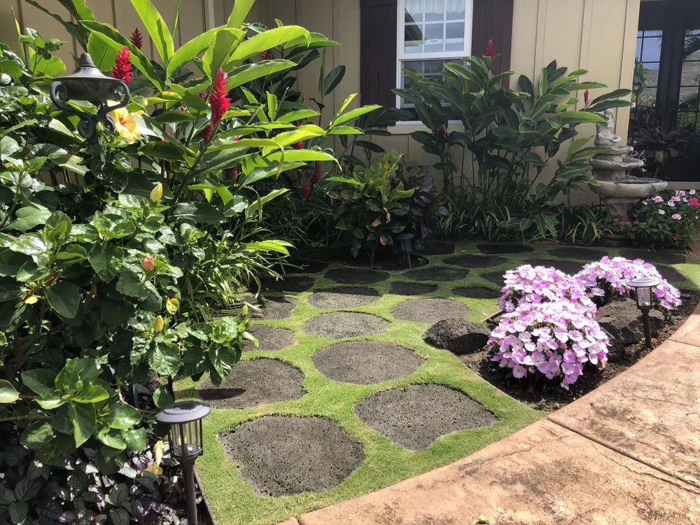 Professional residential landscaping experts serving Hanapepe, HI - Top-Notch Landscape & Maintenance