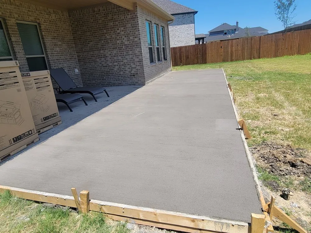 Reliable yard cleanup service in Denison, TX by Top Notch Landscaping