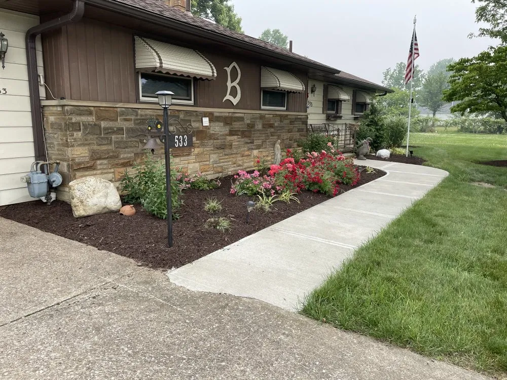 Custom lawn care service experts serving North Ridgeville, OH - Top Notch Landscaping