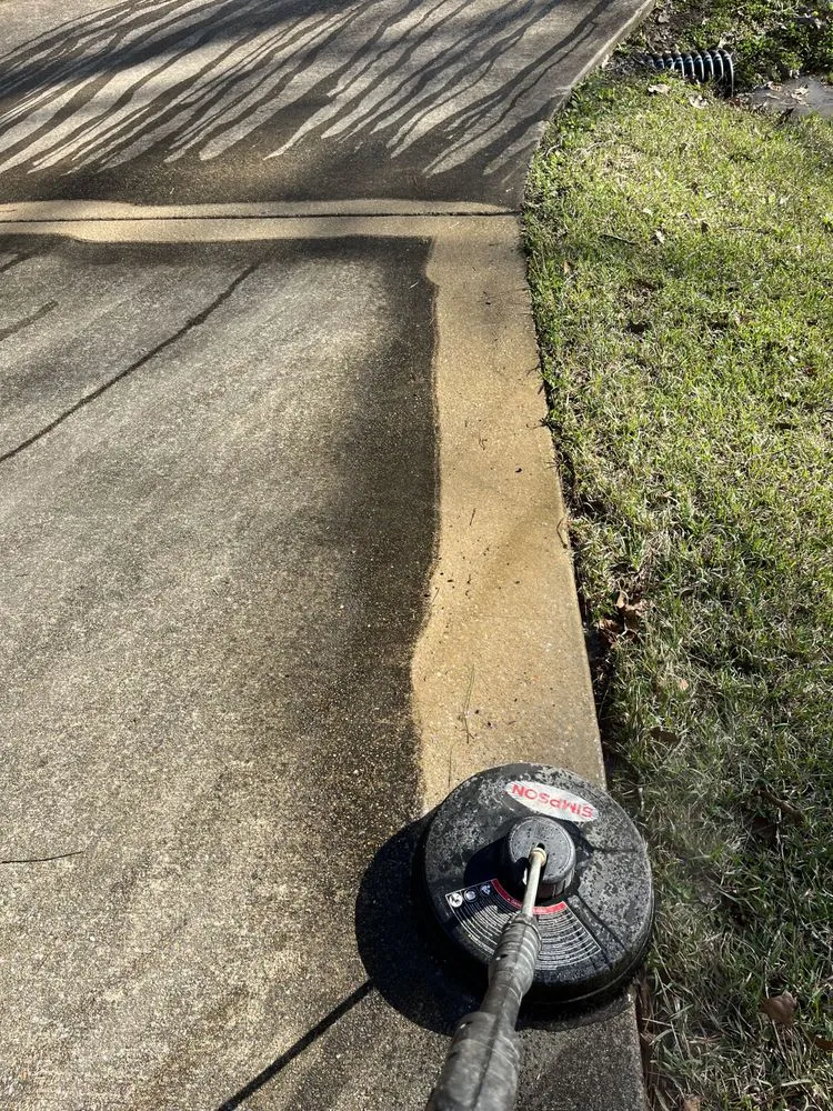 Reliable lawn mowing service experts serving McCalla, AL - Top Notch Lawn Care