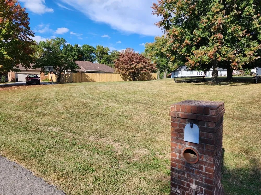 Expert residential landscaping experts serving Lebanon, KY - Top Notch Lawn Maintenance