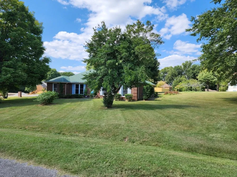 Local lawn mowing service in Lebanon, KY by Top Notch Lawn Maintenance