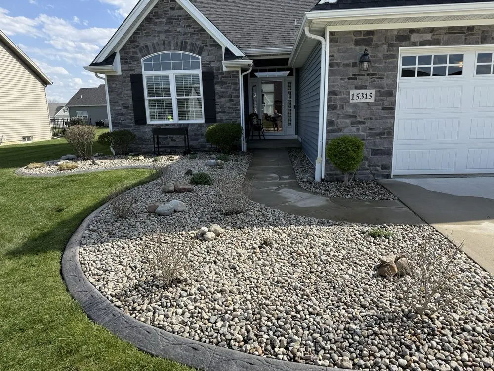 Top-rated landscaping services experts serving Perrysburg, OH - Top Notch Lawn Maintenance