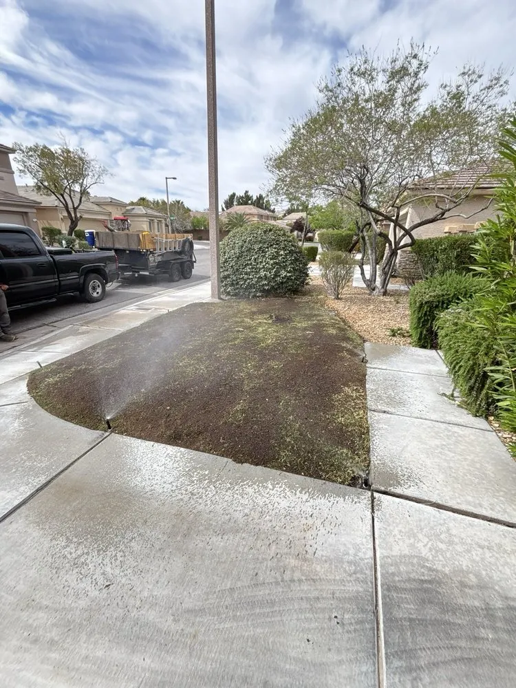 Custom outdoor landscaping in Las Vegas, NV - Top Notch Lawncare And Irrigation