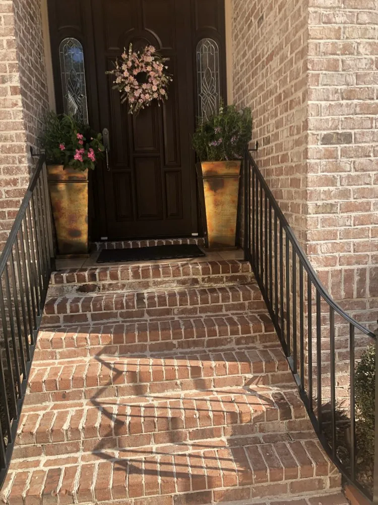 Local lawn care service for beautiful yards across Columbia, SC - Top Notch Lawns