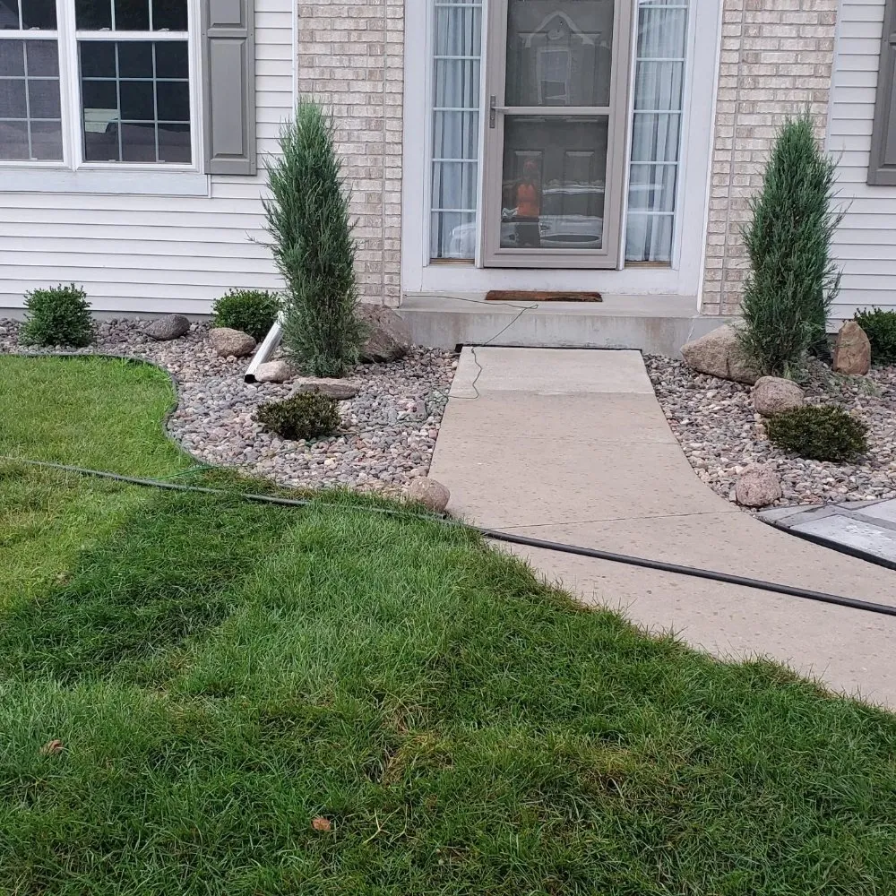 Expert residential landscaping experts serving Richfield, MN - Top Notch Property Management Services