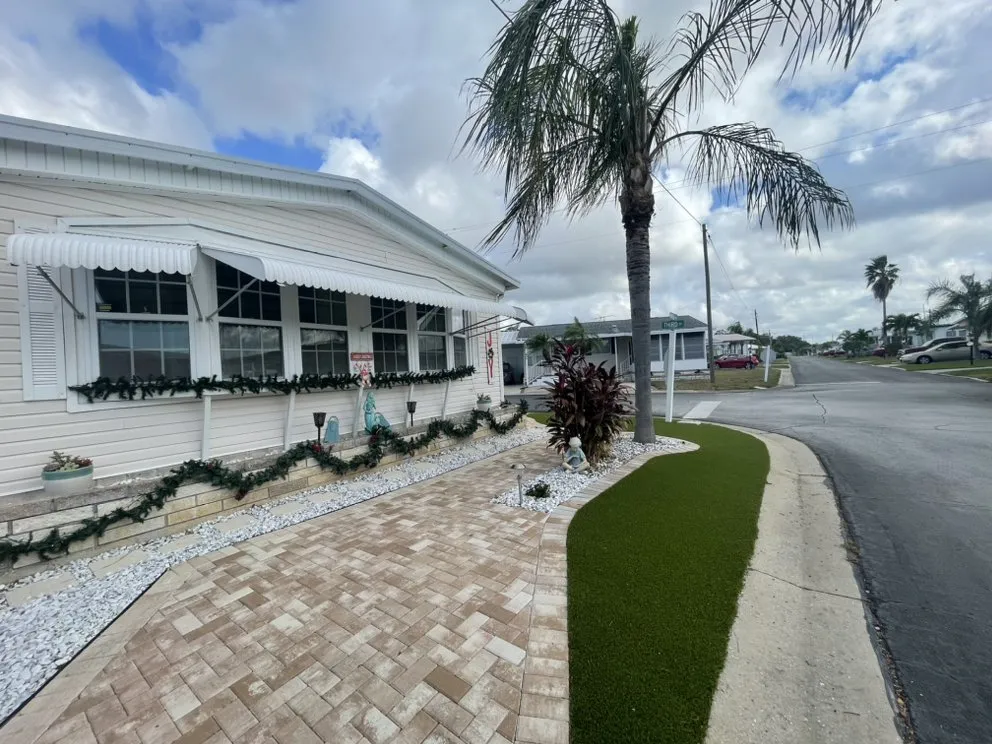 Expert garden landscaping in Bradenton, FL by Top Notch Quality Tree Care