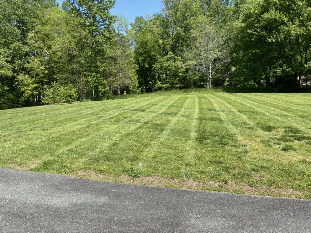 Expert lawn mowing service in Mineral, VA - Top Quality Landscaping