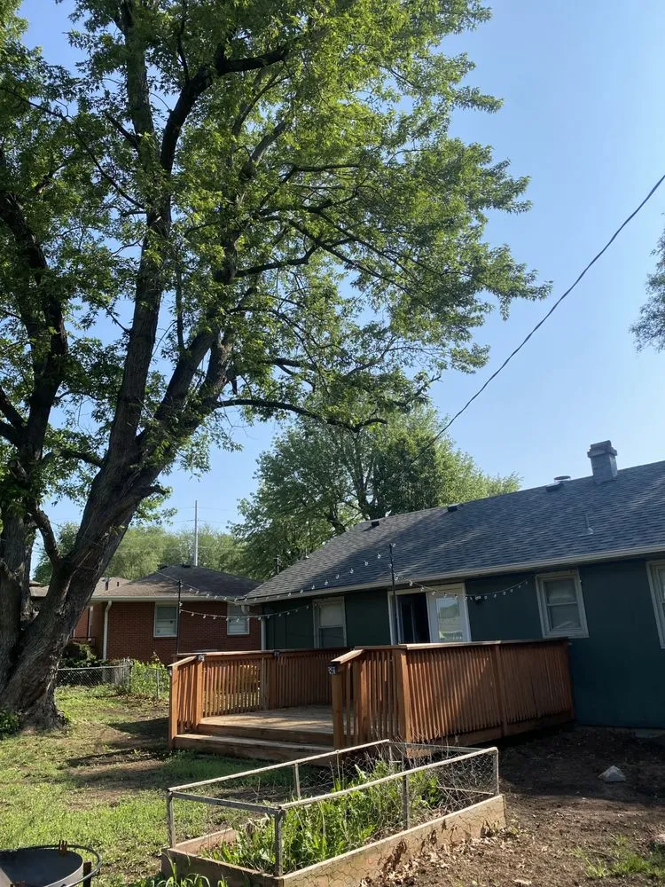 Local garden landscaping experts serving Kansas City, MO - Top Quality Tree & Lawn Service