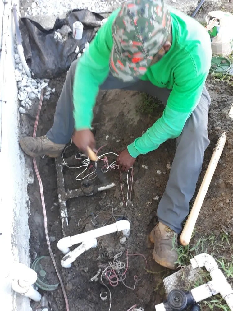 Professional landscaping services in Apopka, FL by Top Rank cuts