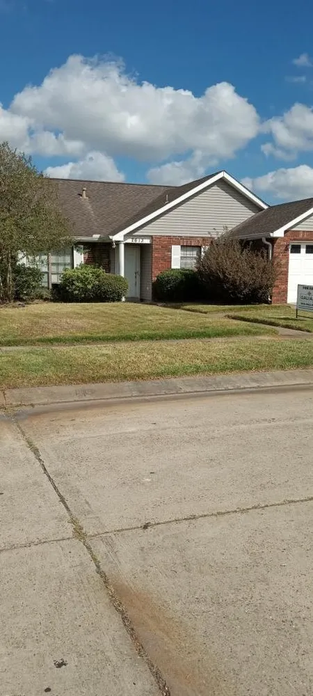 Trusted residential landscaping in Marrero, LA by Top Scale Enterprise
