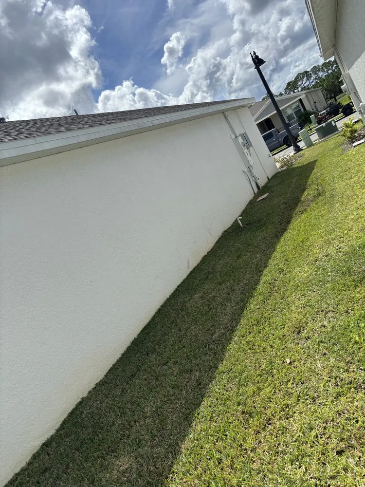 Affordable yard maintenance in Daytona Beach, FL by Top Tier EC