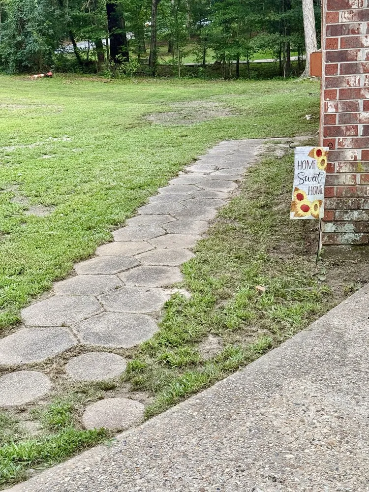 Affordable garden landscaping in Jonesboro, LA by Top Tier Lawn Care