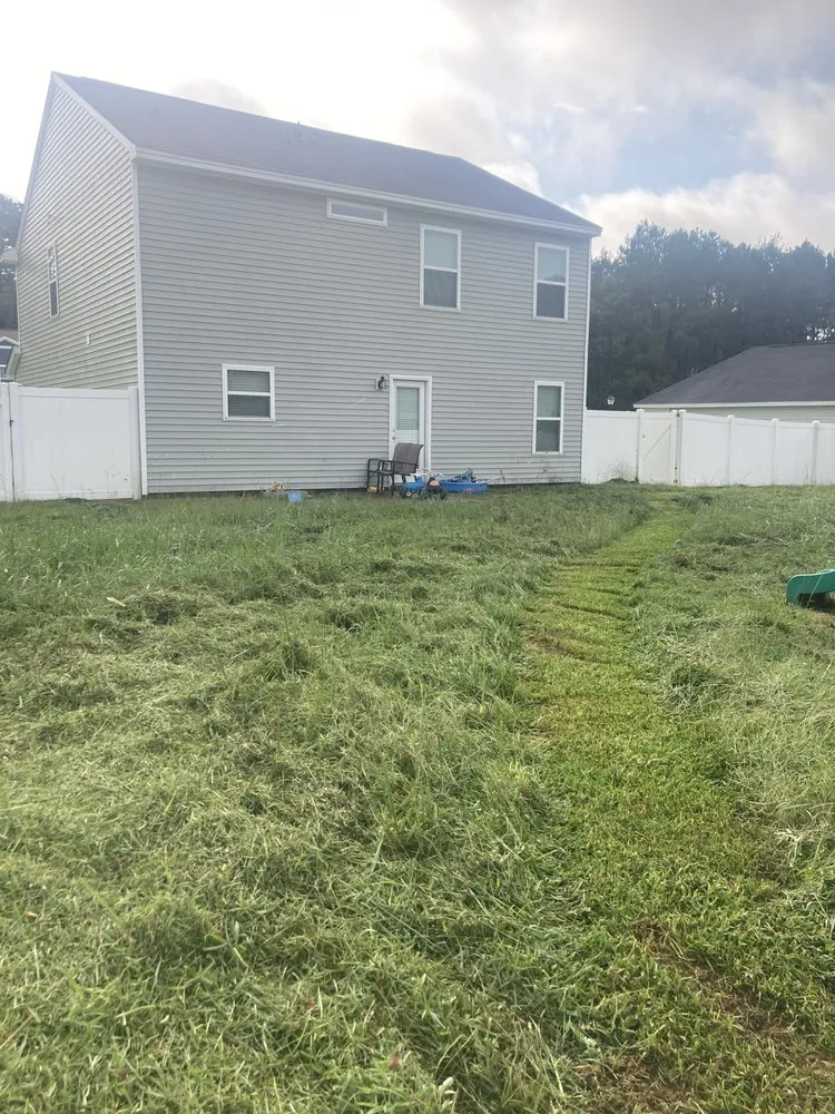 Top-rated lawn mowing service in Guyton, GA - Top Turf Lawn Spraying