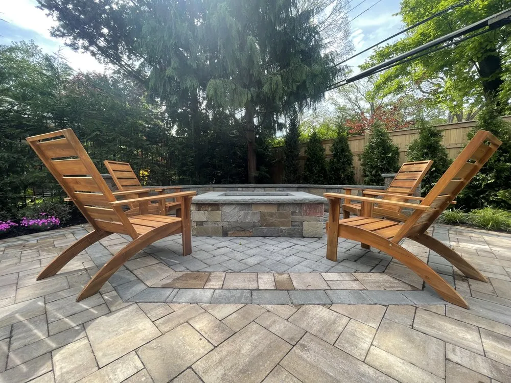 Expert yard maintenance experts serving Oceanside, NY - Topaz Design Group