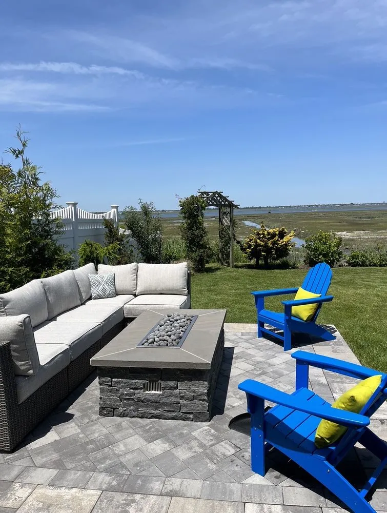 Expert garden landscaping in Oceanside, NY by Topaz Design Group