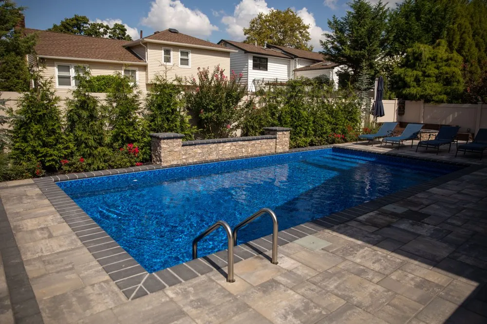 Reliable lawn mowing service experts serving Oceanside, NY - Topaz Design Group