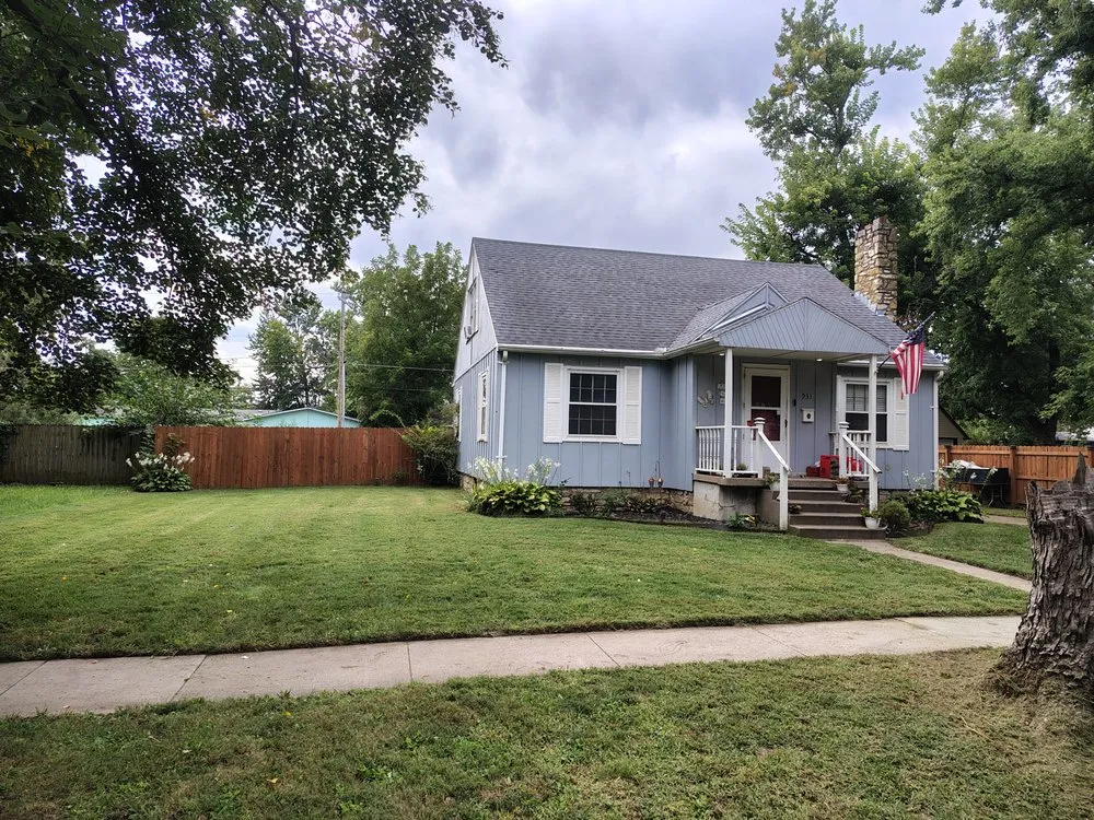 Expert yard maintenance in Topeka, KS by Topeka Discount Lawn Service