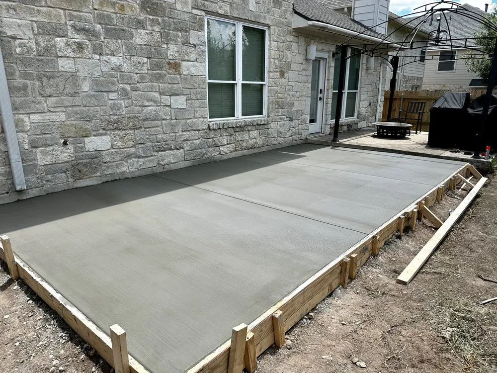 Professional yard maintenance experts serving Austin, TX - TopGrass Modern Landscapes